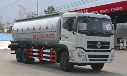 程力威牌CLW5251GFLD4型低密度粉粒物料運(yùn)輸車(chē)